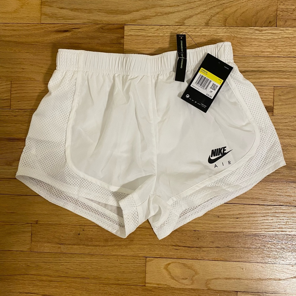❌SOLD❌Women’s White Nike Athletic Shorts